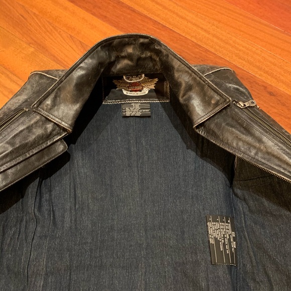 Ladies Harley-Davidson distressed leather jacket - Picture 7 of 8